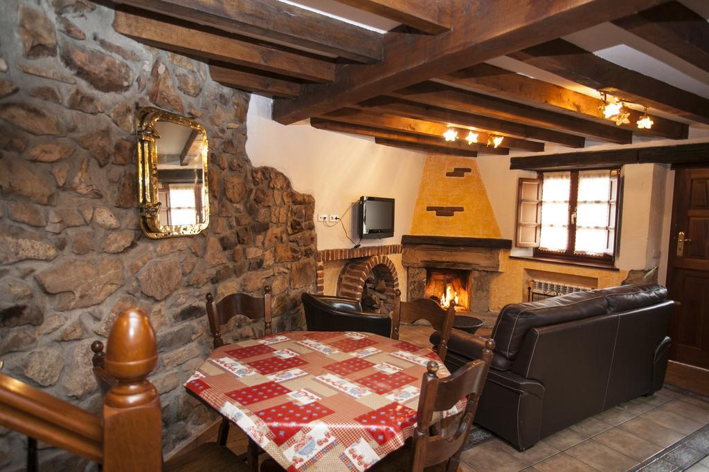 El Cabanon De Pimiango Guest House Phòng bức ảnh